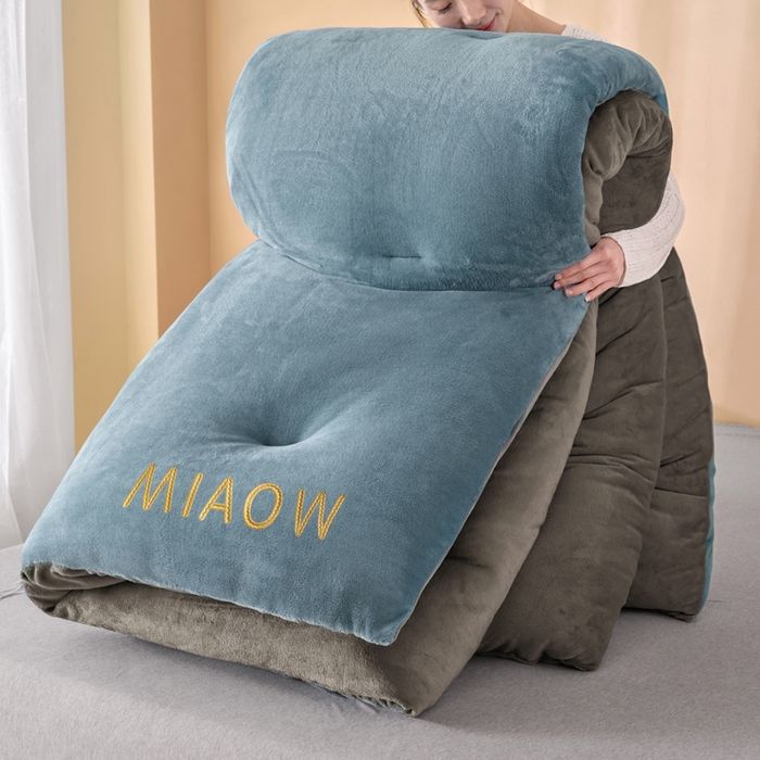 91家纺网 家纺一手货源 找家纺 米米儿家纺 2025新款牛奶绒刺绣冬被跨境被子外贸冬季被芯被子被芯 蓝-灰色