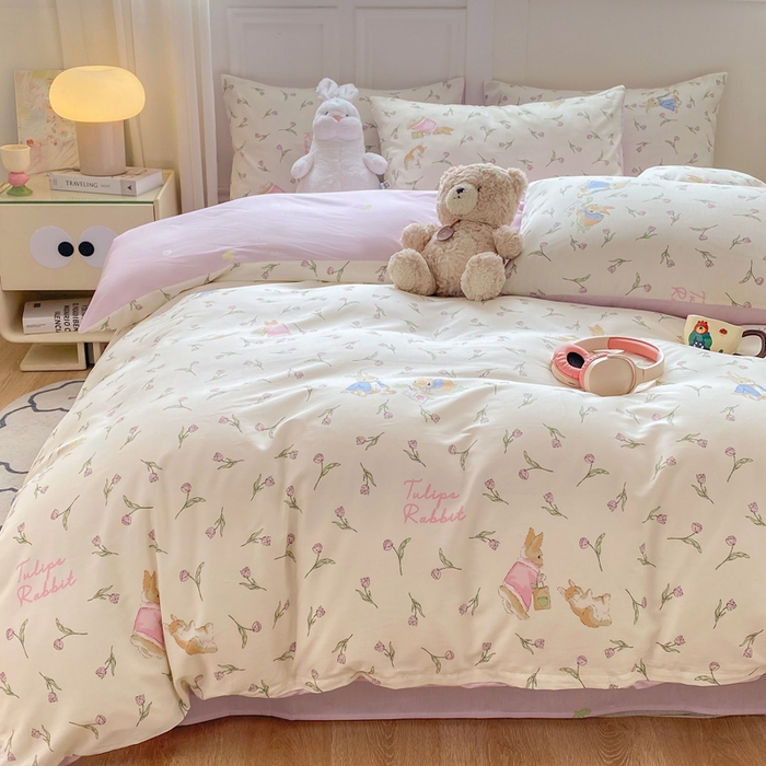 91家纺网 家纺一手货源 找家纺 红日子纺织品 2025新款12868全棉印花系列四件套 花语萌兔