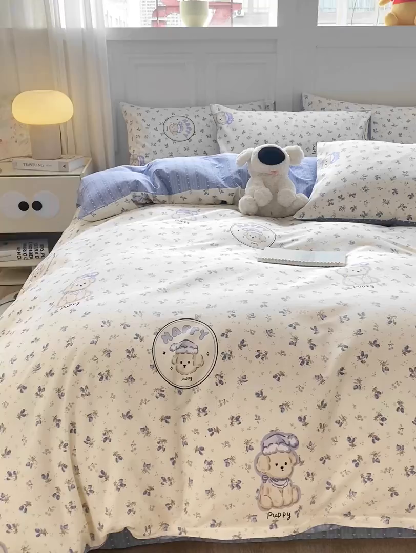 91家纺网 家纺一手货源 找家纺 红日子纺织品 2025新款12868全棉印花系列四件套 玲语小狗