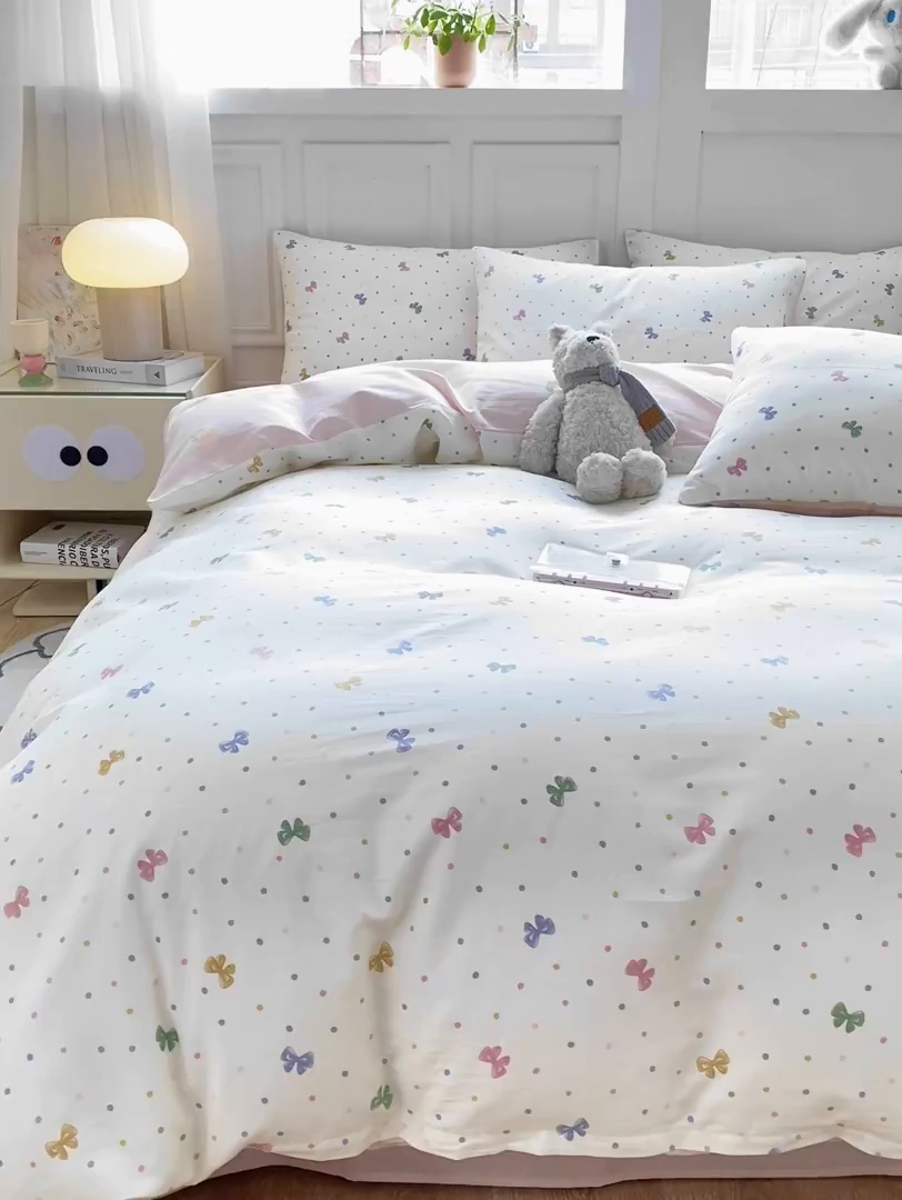 91家纺网 家纺一手货源 找家纺 红日子纺织品 2025新款12868全棉印花系列四件套 甜心情节