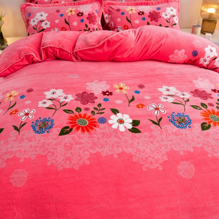 91家纺网 家纺一手货源 找家纺 芯诗曼 2025直播高克重牛奶绒四件套法莱绒金貂貂狐保暖单被套 爱意满满