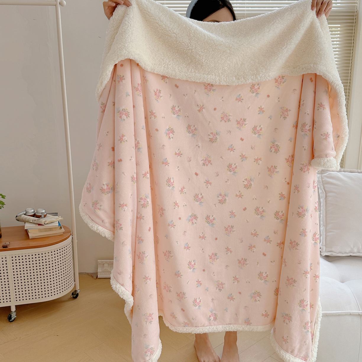 91家纺网 家纺一手货源 找家纺 （总）萝莉家纺 2025新款小清新多功能牛奶绒羊羔绒毛毯毯子午睡毯