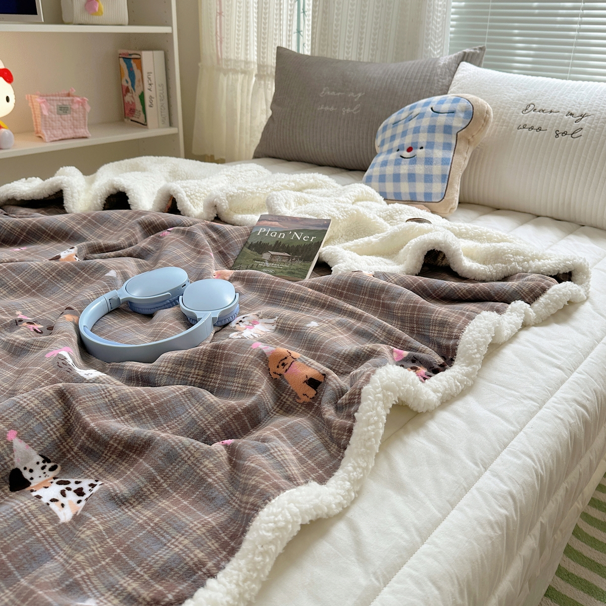 91家纺网 家纺一手货源 找家纺 萝莉家纺 2025新款小清新多功能牛奶绒羊羔绒毛毯毯子午睡毯 波点狗狗