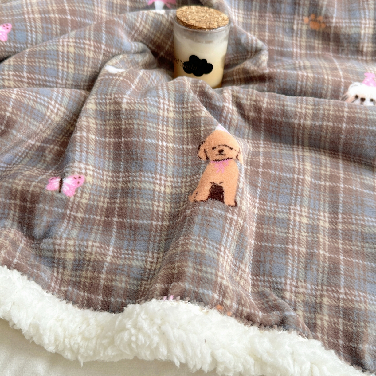 91家纺网 家纺一手货源 找家纺 萝莉家纺 2025新款小清新多功能牛奶绒羊羔绒毛毯毯子午睡毯 波点狗狗