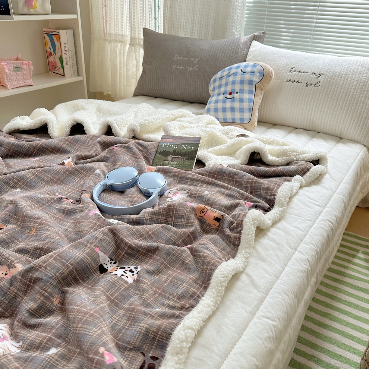 91家纺网 家纺一手货源 找家纺 萝莉家纺 2025新款小清新多功能牛奶绒羊羔绒毛毯毯子午睡毯 波点狗狗