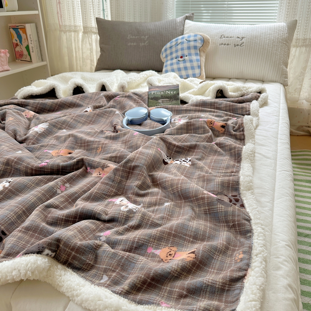 91家纺网 家纺一手货源 找家纺 萝莉家纺 2025新款小清新多功能牛奶绒羊羔绒毛毯毯子午睡毯 波点狗狗