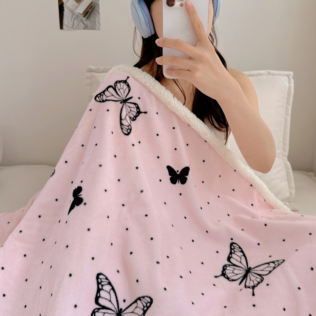 91家纺网 家纺一手货源 找家纺 萝莉家纺 2025新款小清新多功能牛奶绒羊羔绒毛毯毯子午睡毯 黑蝴蝶