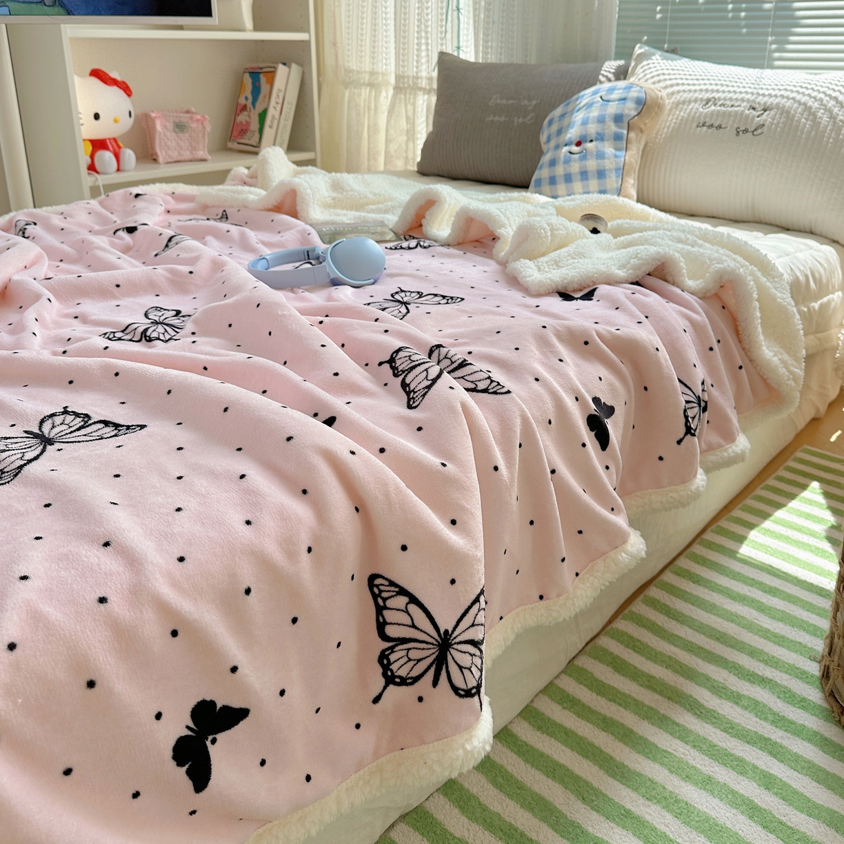 91家纺网 家纺一手货源 找家纺 萝莉家纺 2025新款小清新多功能牛奶绒羊羔绒毛毯毯子午睡毯 黑蝴蝶