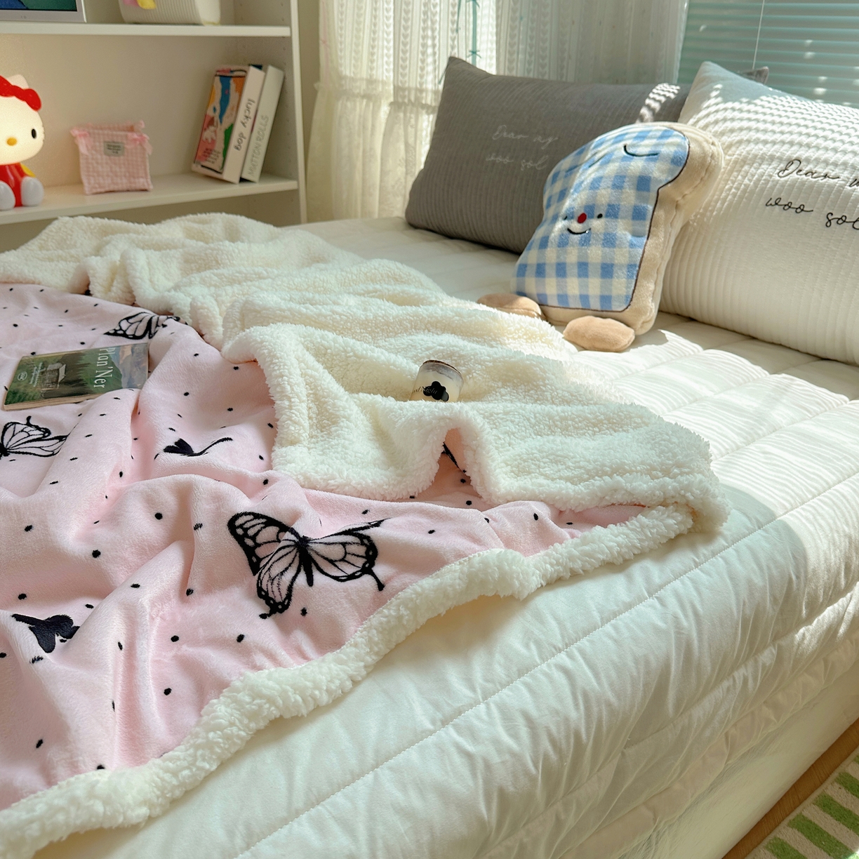 91家纺网 家纺一手货源 找家纺 萝莉家纺 2025新款小清新多功能牛奶绒羊羔绒毛毯毯子午睡毯 黑蝴蝶