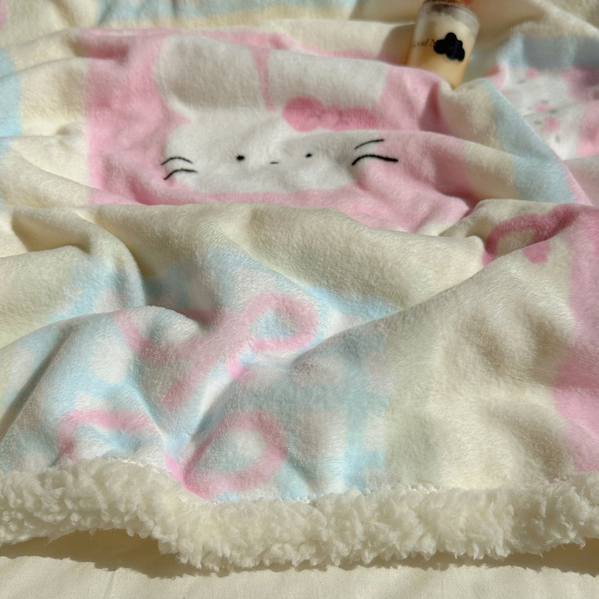 91家纺网 家纺一手货源 找家纺 萝莉家纺 2025新款小清新多功能牛奶绒羊羔绒毛毯毯子午睡毯 蝴蝶结兔