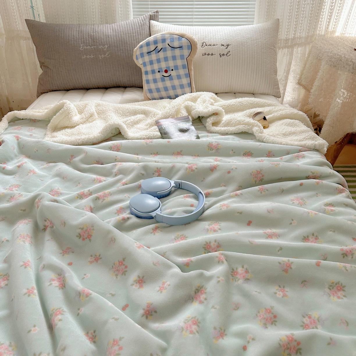 91家纺网 家纺一手货源 找家纺 萝莉家纺 2025新款小清新多功能牛奶绒羊羔绒毛毯毯子午睡毯 花晓绿