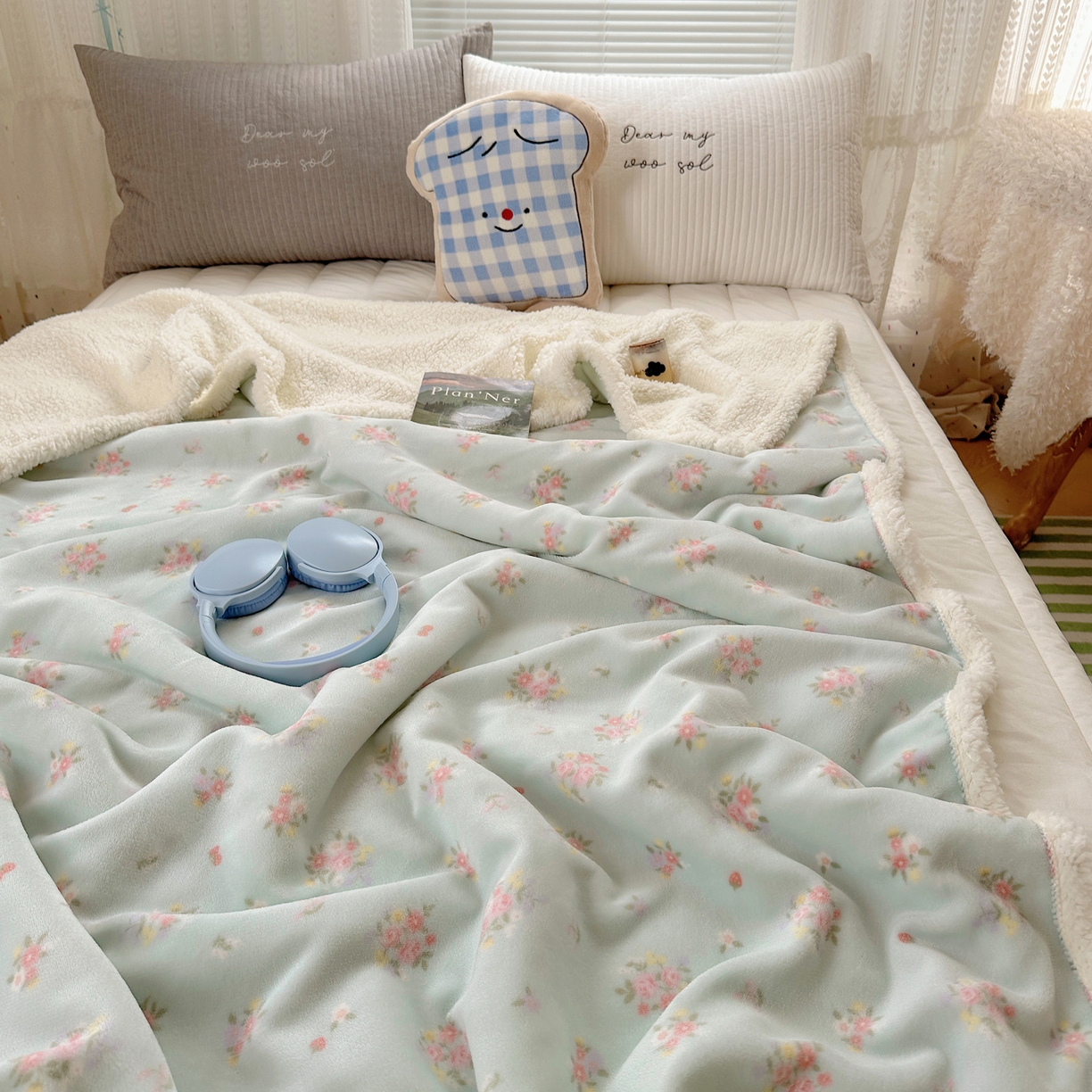 91家纺网 家纺一手货源 找家纺 萝莉家纺 2025新款小清新多功能牛奶绒羊羔绒毛毯毯子午睡毯 花晓绿