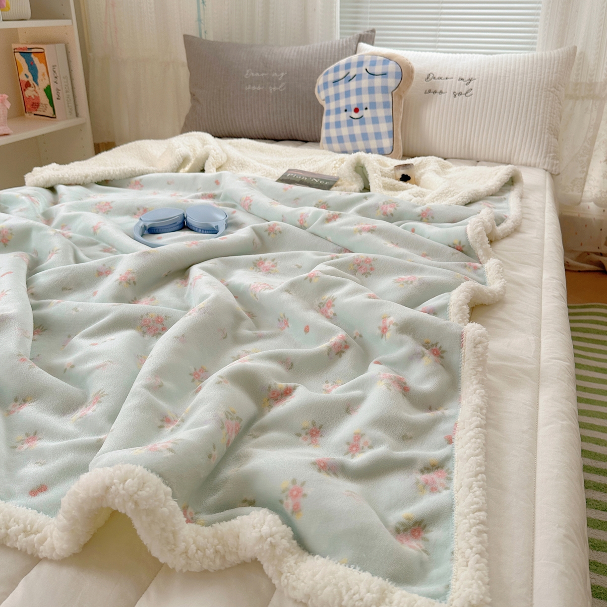 91家纺网 家纺一手货源 找家纺 萝莉家纺 2025新款小清新多功能牛奶绒羊羔绒毛毯毯子午睡毯 花晓绿