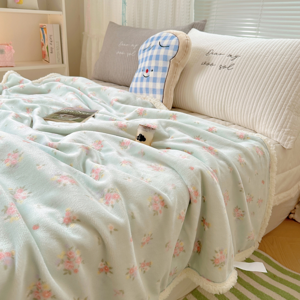 91家纺网 家纺一手货源 找家纺 萝莉家纺 2025新款小清新多功能牛奶绒羊羔绒毛毯毯子午睡毯 花晓绿