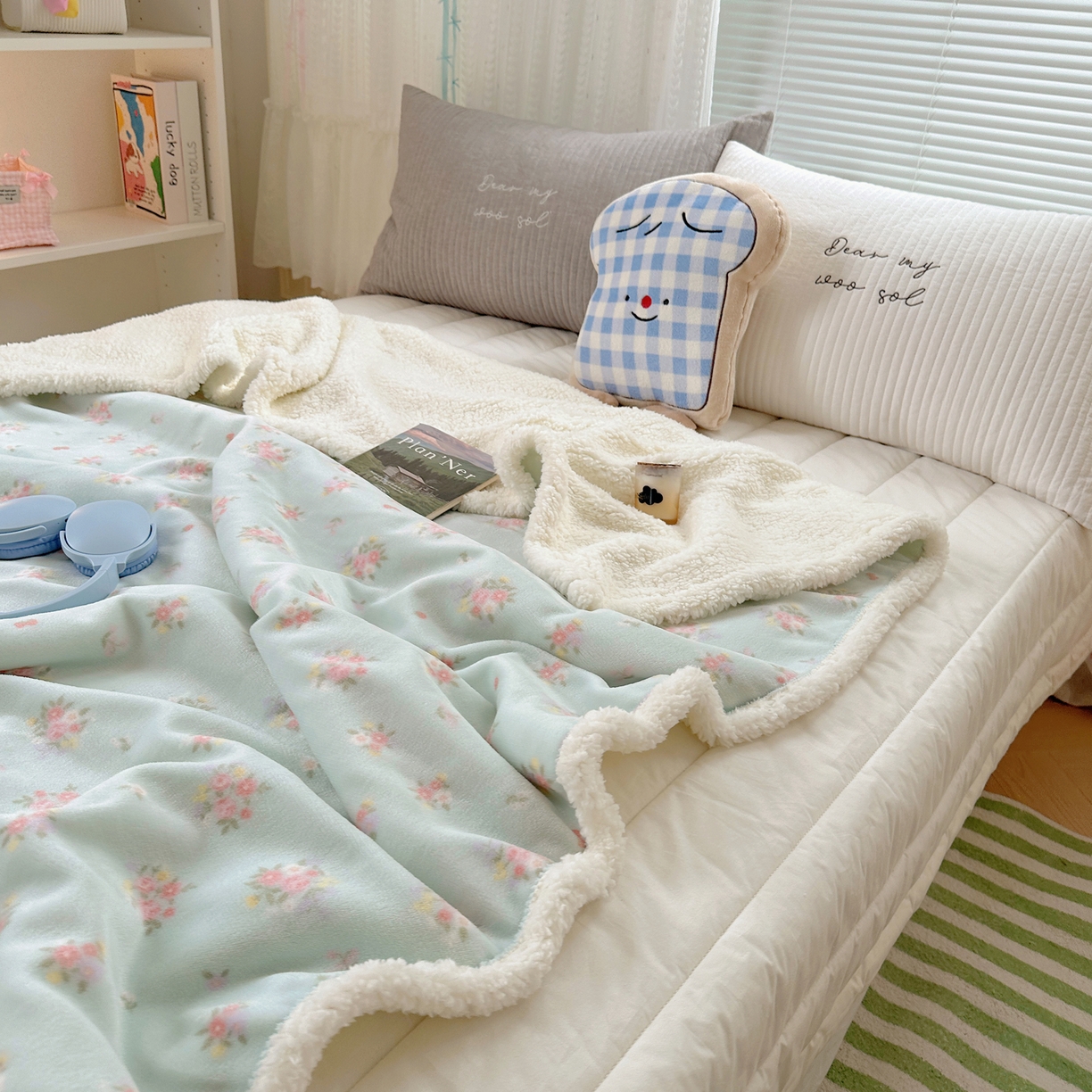 91家纺网 家纺一手货源 找家纺 萝莉家纺 2025新款小清新多功能牛奶绒羊羔绒毛毯毯子午睡毯 花晓绿