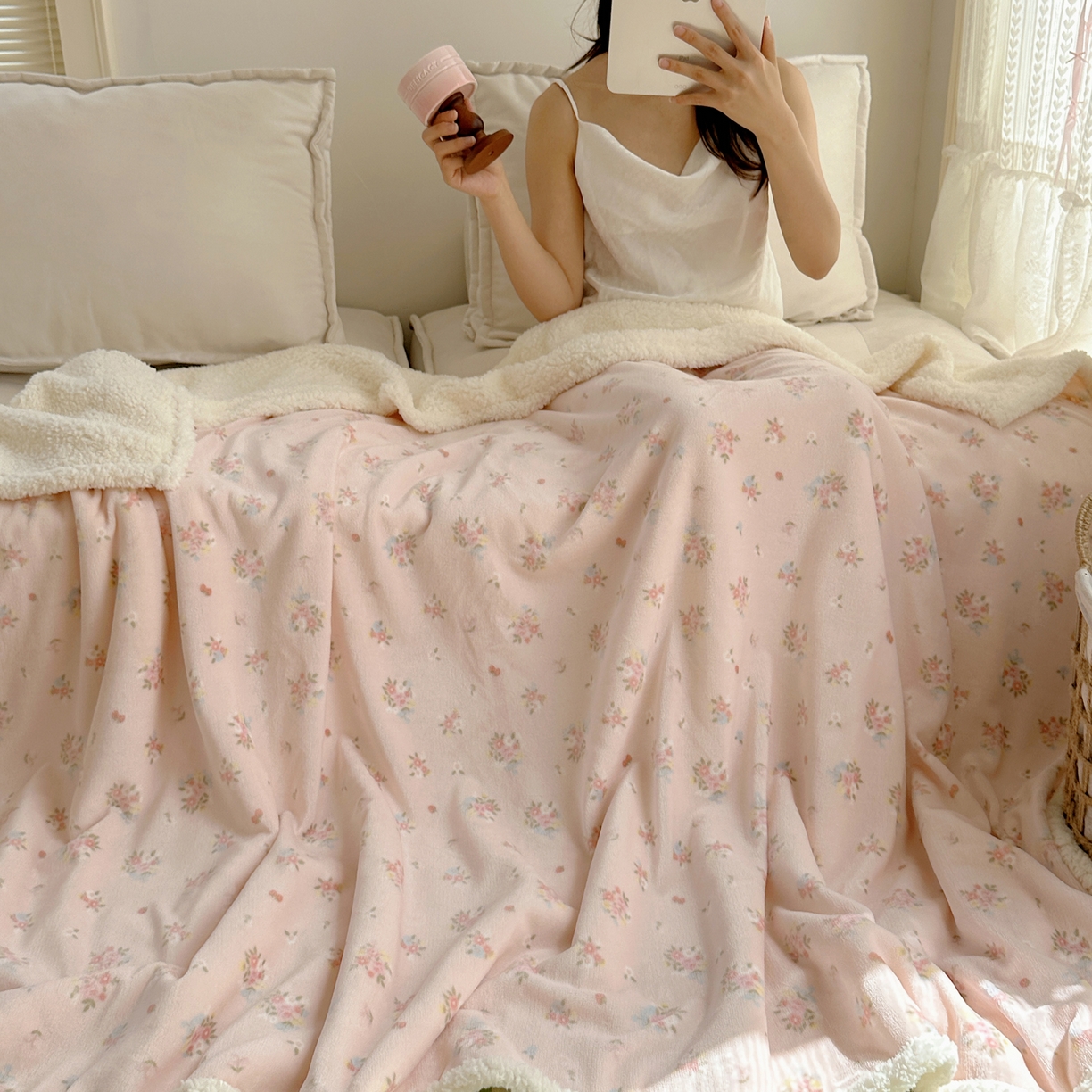 91家纺网 家纺一手货源 找家纺 萝莉家纺 2025新款小清新多功能牛奶绒羊羔绒毛毯毯子午睡毯 花晓玉