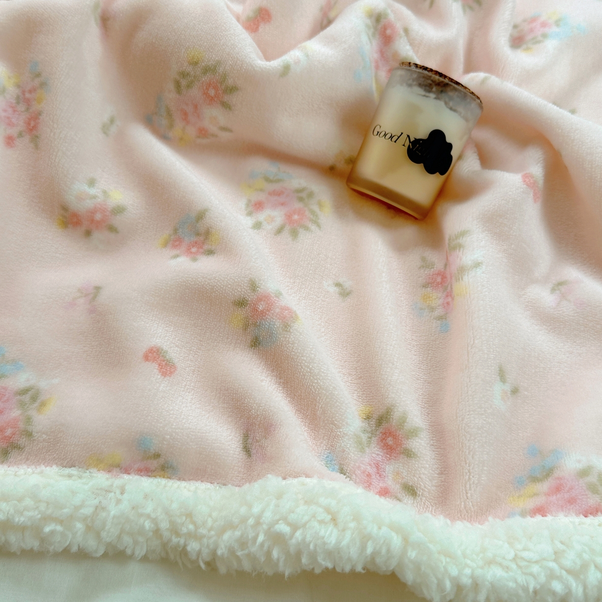 91家纺网 家纺一手货源 找家纺 萝莉家纺 2025新款小清新多功能牛奶绒羊羔绒毛毯毯子午睡毯 花晓玉