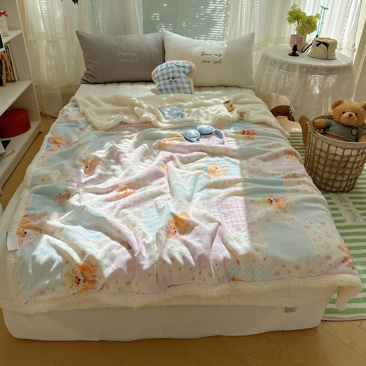 91家纺网 家纺一手货源 找家纺 萝莉家纺 2025新款小清新多功能牛奶绒羊羔绒毛毯毯子午睡毯 花园猫