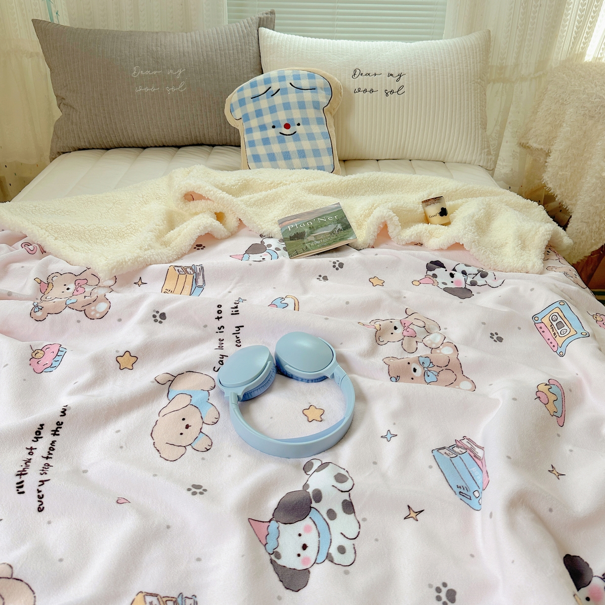 91家纺网 家纺一手货源 找家纺 萝莉家纺 2025新款小清新多功能牛奶绒羊羔绒毛毯毯子午睡毯 欢乐熊