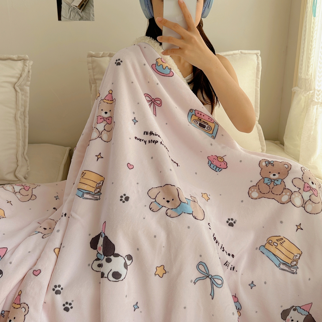 91家纺网 家纺一手货源 找家纺 萝莉家纺 2025新款小清新多功能牛奶绒羊羔绒毛毯毯子午睡毯 欢乐熊