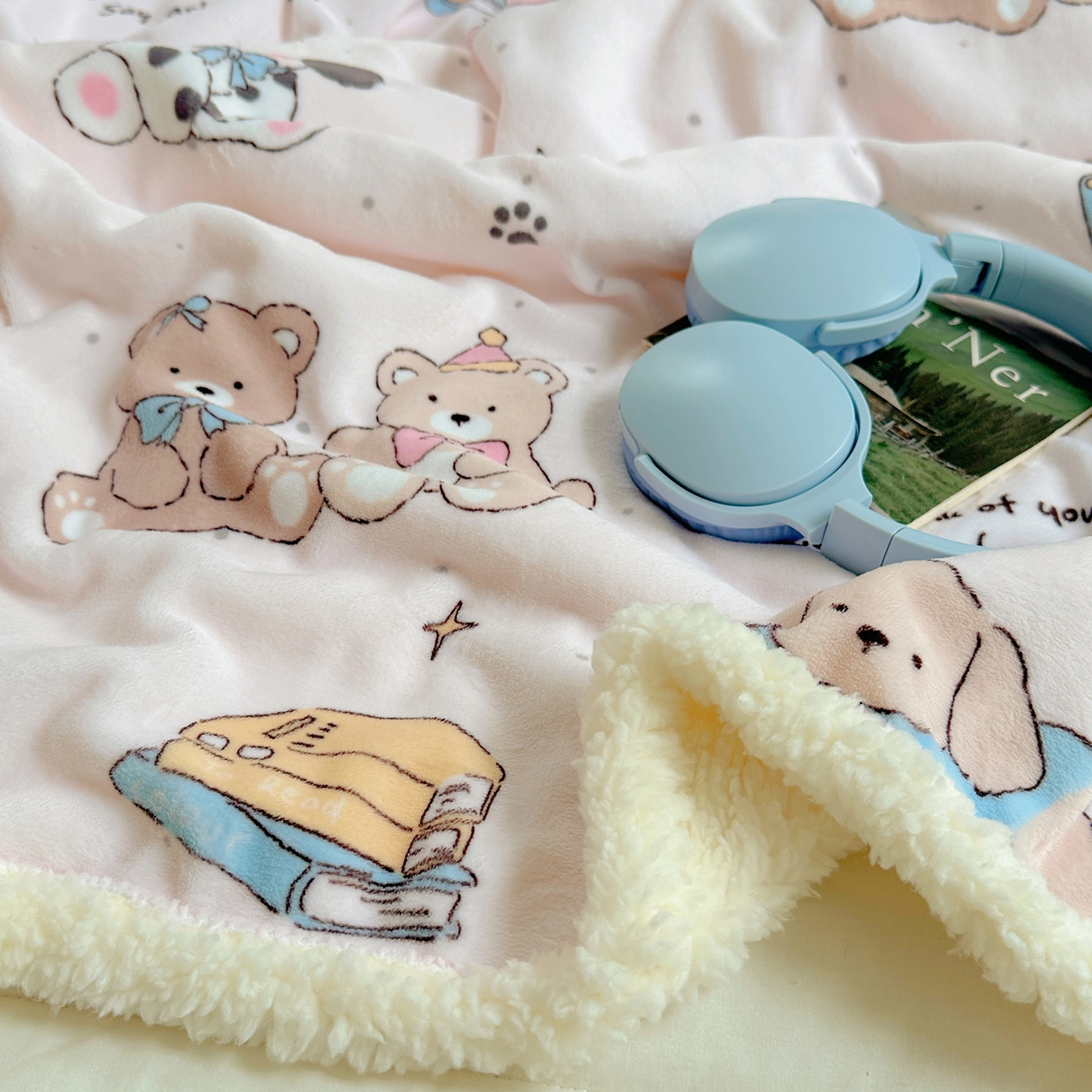 91家纺网 家纺一手货源 找家纺 萝莉家纺 2025新款小清新多功能牛奶绒羊羔绒毛毯毯子午睡毯 欢乐熊