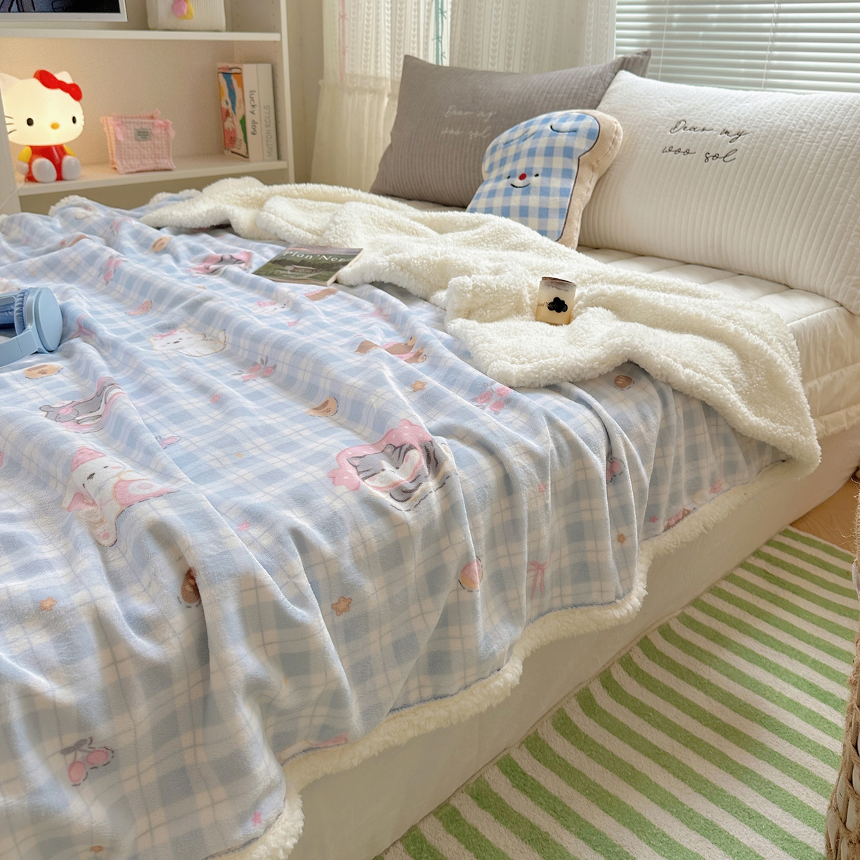 91家纺网 家纺一手货源 找家纺 萝莉家纺 2025新款小清新多功能牛奶绒羊羔绒毛毯毯子午睡毯 猫狗一家