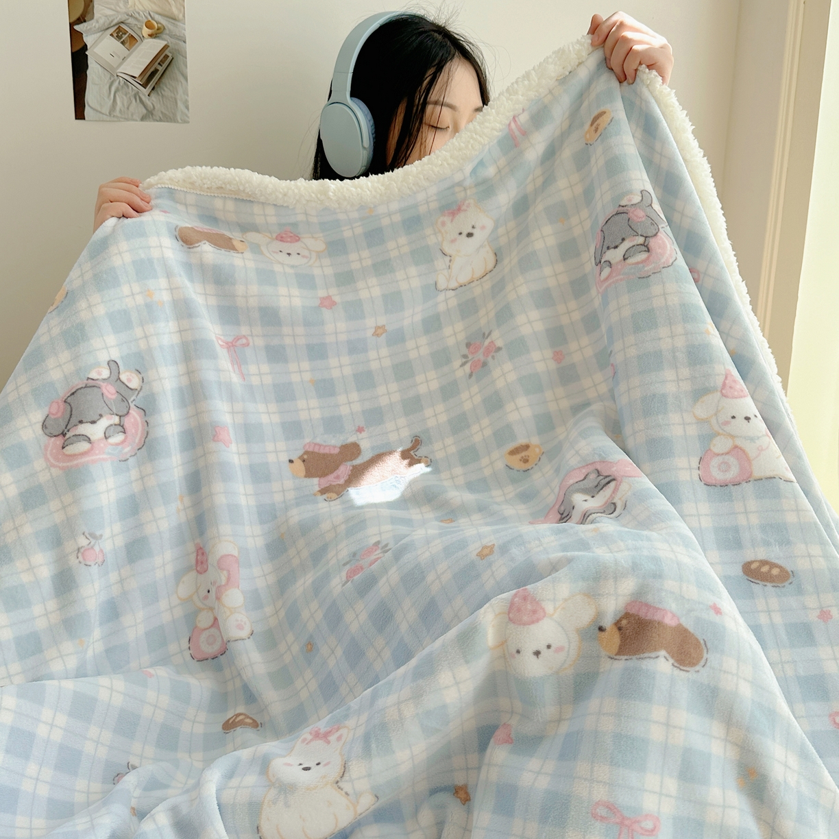 91家纺网 家纺一手货源 找家纺 萝莉家纺 2025新款小清新多功能牛奶绒羊羔绒毛毯毯子午睡毯 猫狗一家