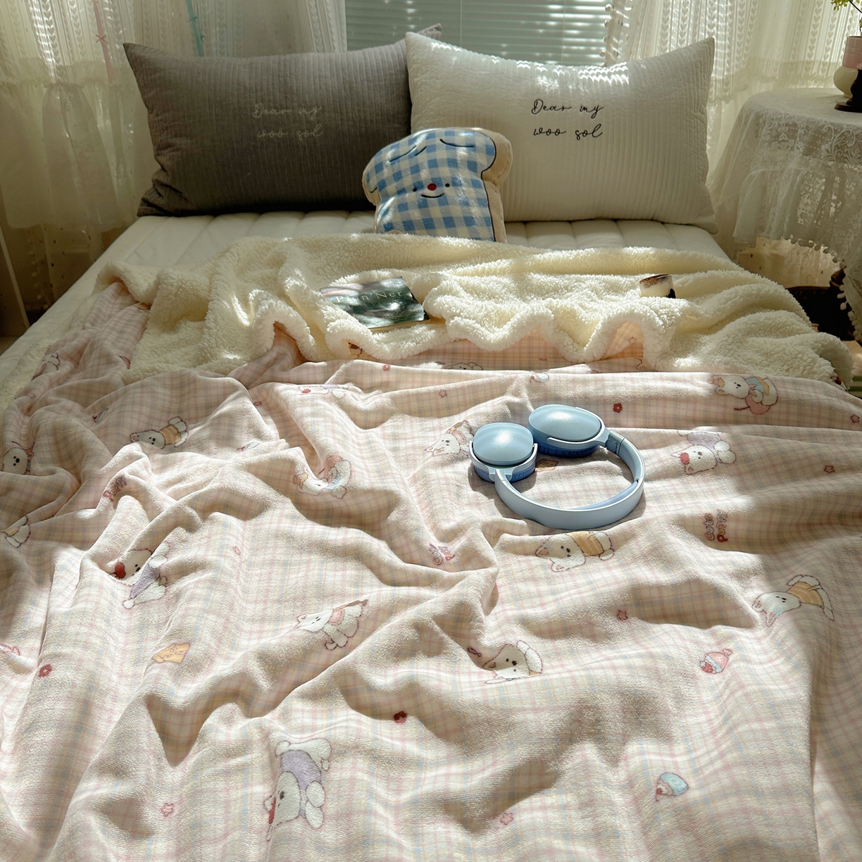 91家纺网 家纺一手货源 找家纺 萝莉家纺 2025新款小清新多功能牛奶绒羊羔绒毛毯毯子午睡毯 萌宠小屋