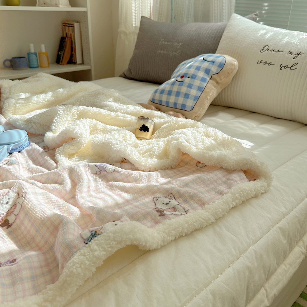 91家纺网 家纺一手货源 找家纺 萝莉家纺 2025新款小清新多功能牛奶绒羊羔绒毛毯毯子午睡毯 萌宠小屋