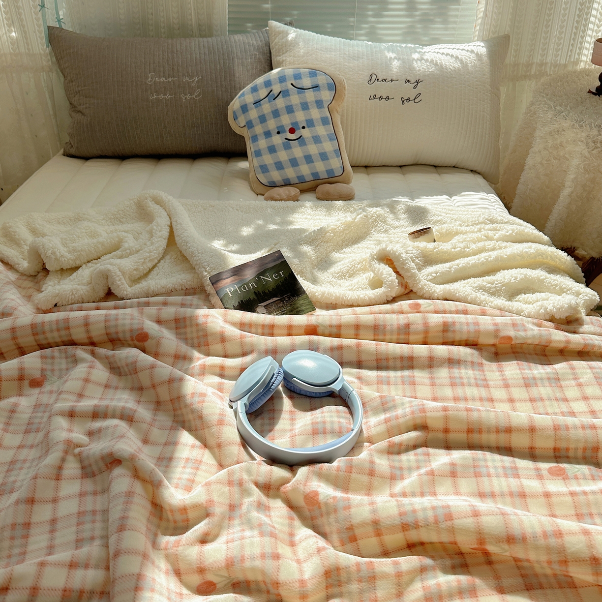 91家纺网 家纺一手货源 找家纺 萝莉家纺 2025新款小清新多功能牛奶绒羊羔绒毛毯毯子午睡毯 茉本玉