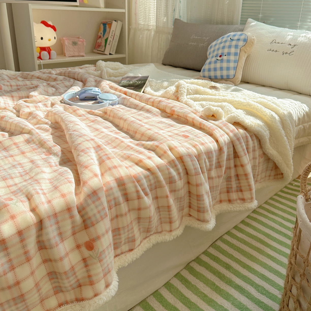 91家纺网 家纺一手货源 找家纺 萝莉家纺 2025新款小清新多功能牛奶绒羊羔绒毛毯毯子午睡毯 茉本玉