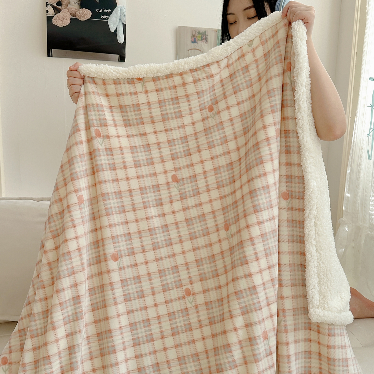 91家纺网 家纺一手货源 找家纺 萝莉家纺 2025新款小清新多功能牛奶绒羊羔绒毛毯毯子午睡毯 茉本玉