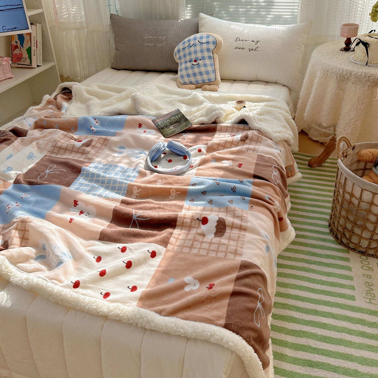 91家纺网 家纺一手货源 找家纺 萝莉家纺 2025新款小清新多功能牛奶绒羊羔绒毛毯毯子午睡毯 奇妙世界