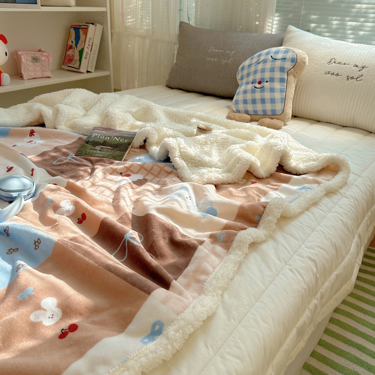 91家纺网 家纺一手货源 找家纺 萝莉家纺 2025新款小清新多功能牛奶绒羊羔绒毛毯毯子午睡毯 奇妙世界