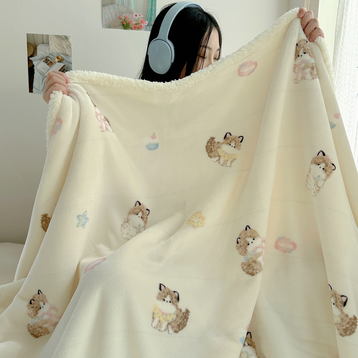 91家纺网 家纺一手货源 找家纺 萝莉家纺 2025新款小清新多功能牛奶绒羊羔绒毛毯毯子午睡毯 软萌猫黄