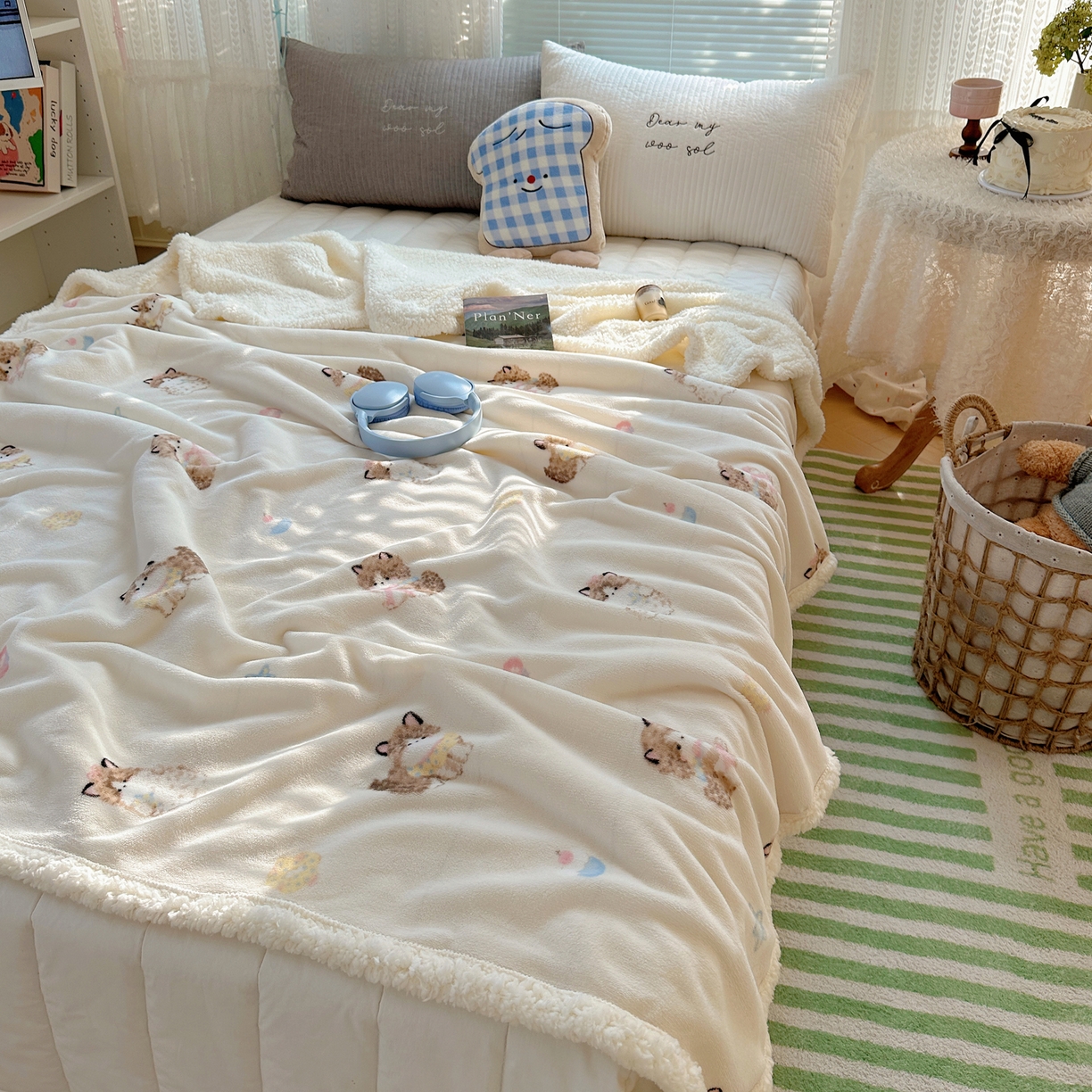 91家纺网 家纺一手货源 找家纺 萝莉家纺 2025新款小清新多功能牛奶绒羊羔绒毛毯毯子午睡毯 软萌猫黄