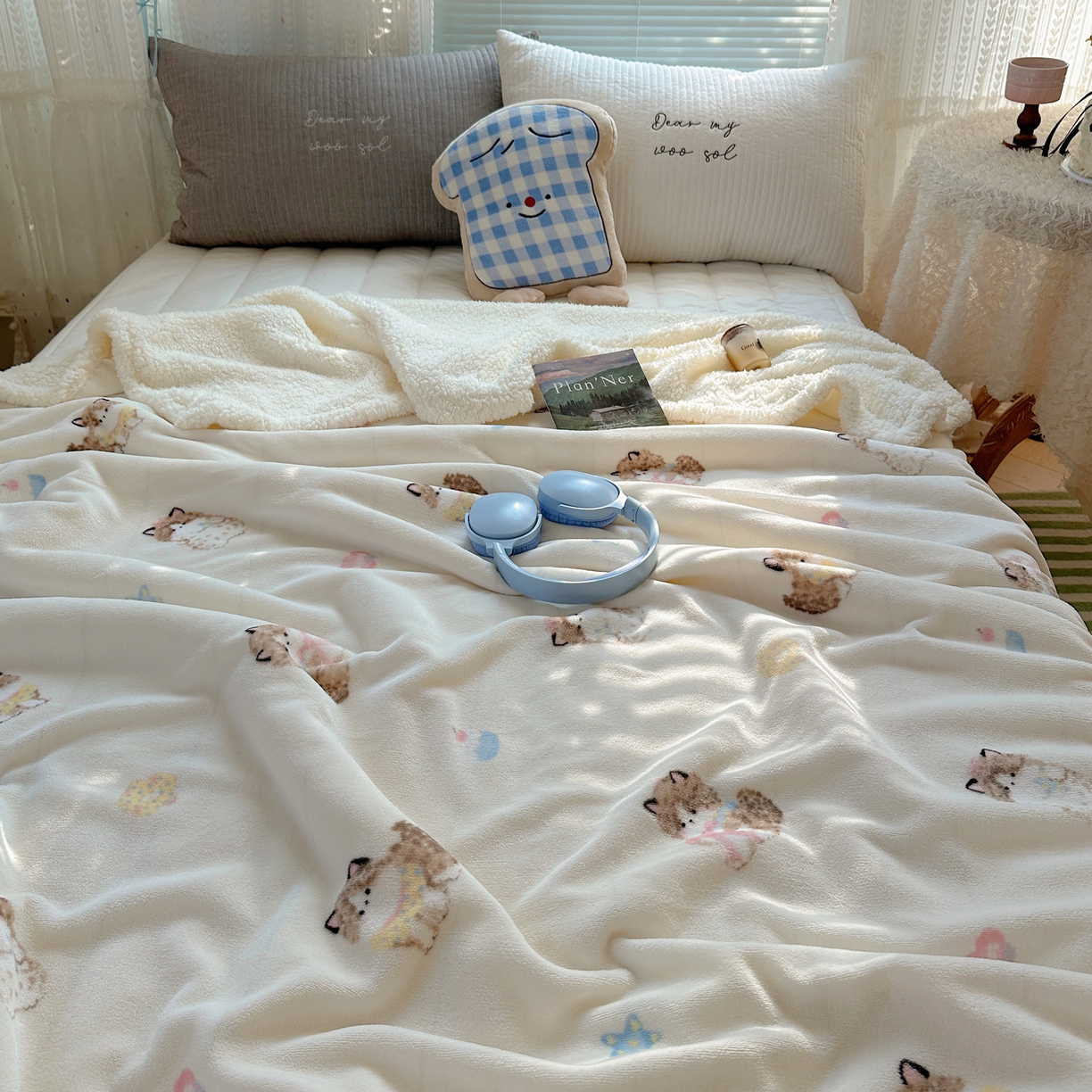 91家纺网 家纺一手货源 找家纺 萝莉家纺 2025新款小清新多功能牛奶绒羊羔绒毛毯毯子午睡毯 软萌猫黄