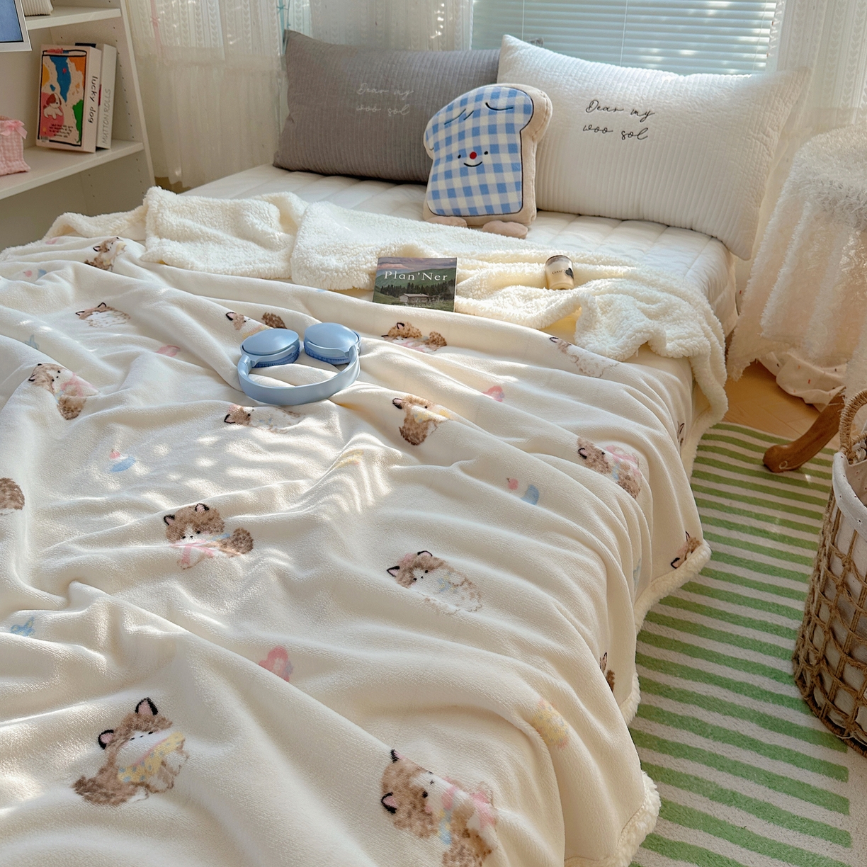 91家纺网 家纺一手货源 找家纺 萝莉家纺 2025新款小清新多功能牛奶绒羊羔绒毛毯毯子午睡毯 软萌猫黄