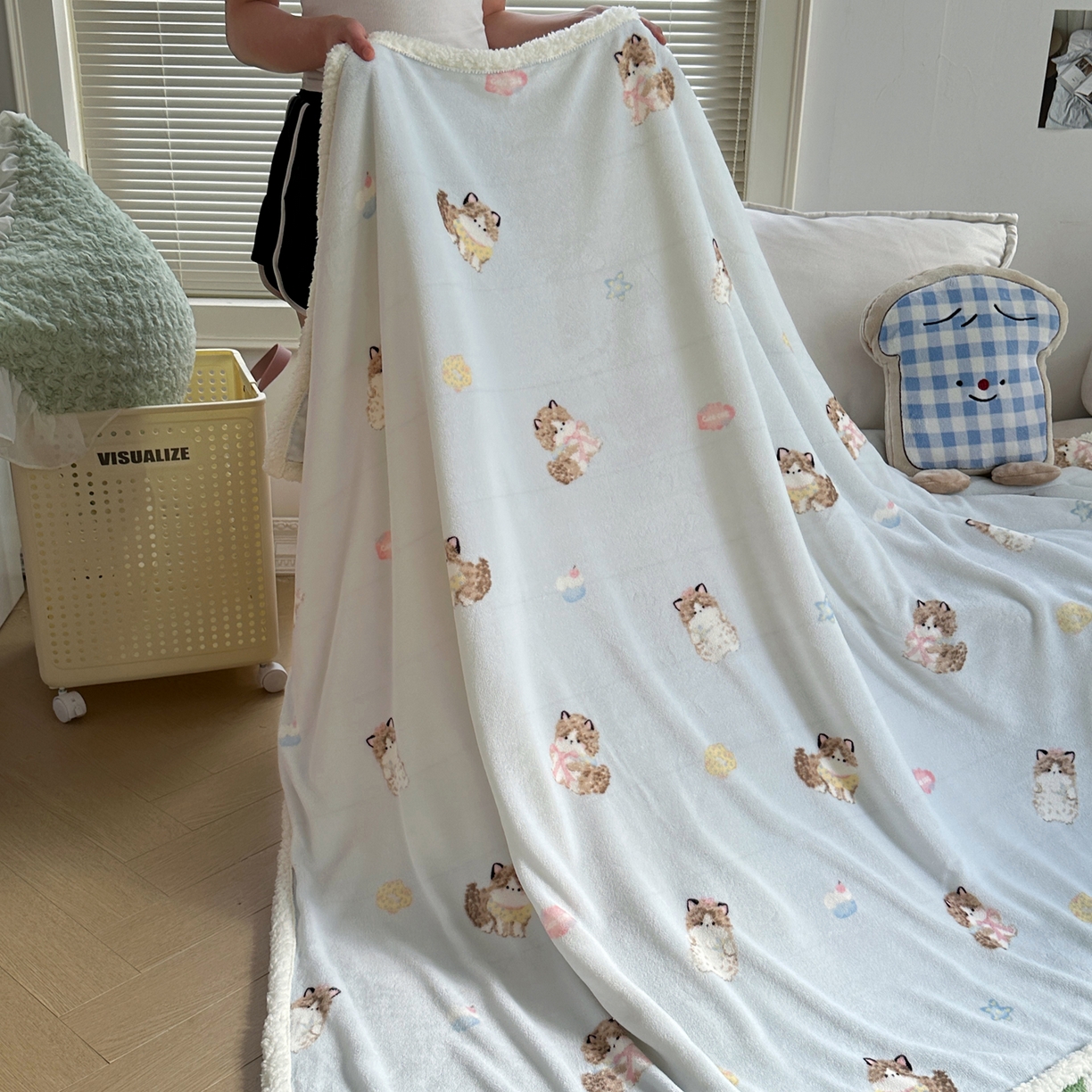 91家纺网 家纺一手货源 找家纺 萝莉家纺 2025新款小清新多功能牛奶绒羊羔绒毛毯毯子午睡毯 软萌猫蓝