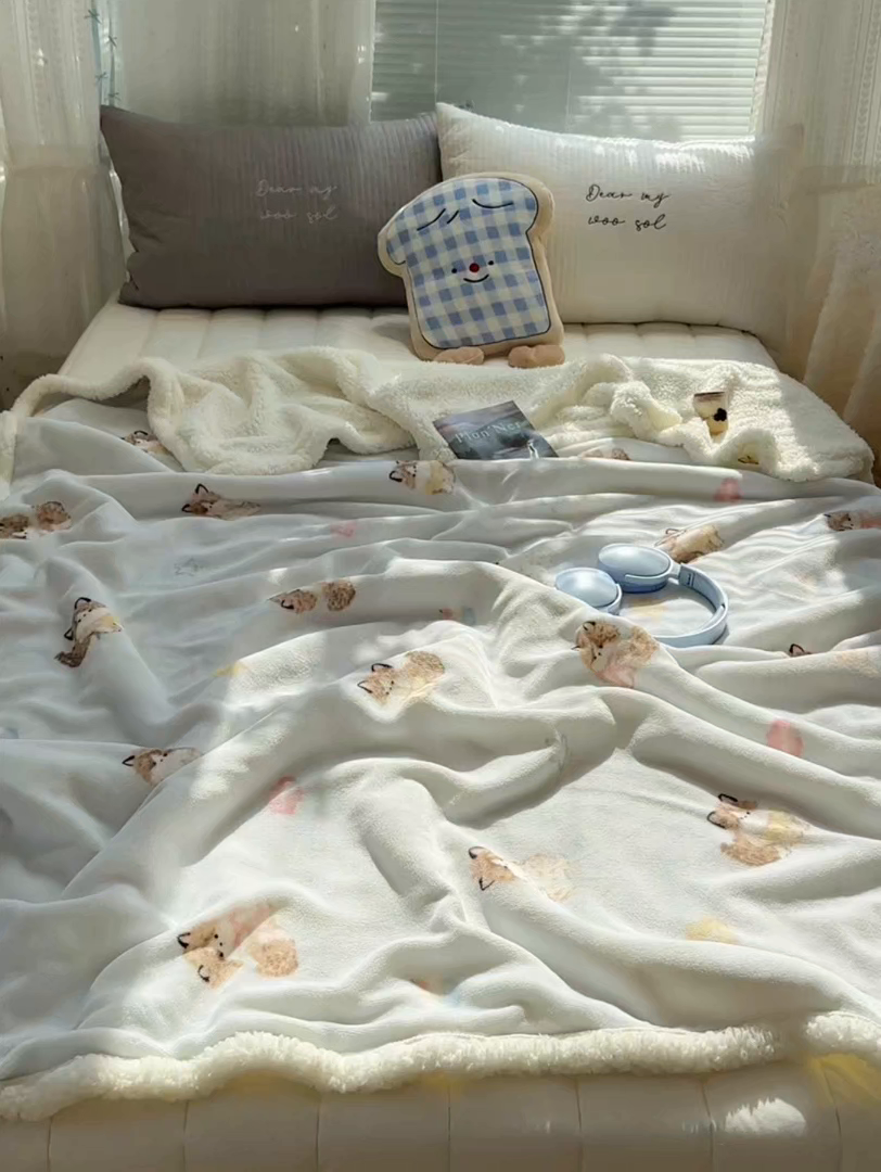 91家纺网 家纺一手货源 找家纺 萝莉家纺 2025新款小清新多功能牛奶绒羊羔绒毛毯毯子午睡毯 软萌猫蓝