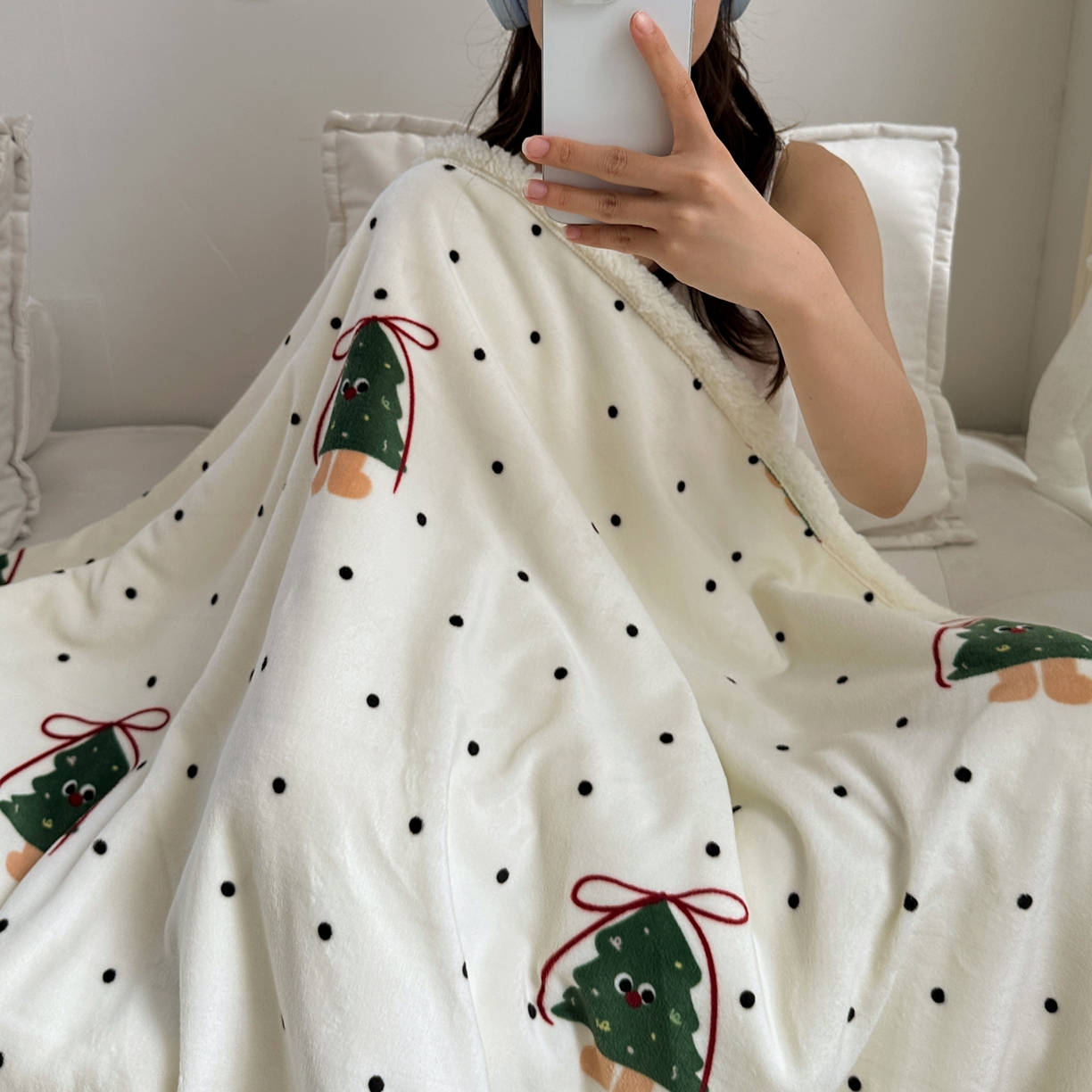91家纺网 家纺一手货源 找家纺 萝莉家纺 2025新款小清新多功能牛奶绒羊羔绒毛毯毯子午睡毯 圣诞树