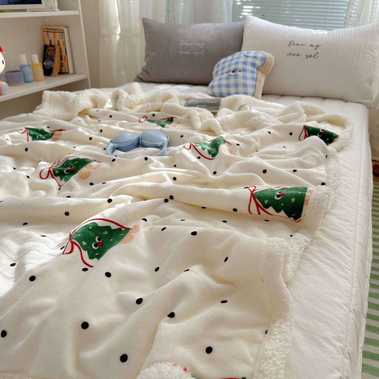 91家纺网 家纺一手货源 找家纺 萝莉家纺 2025新款小清新多功能牛奶绒羊羔绒毛毯毯子午睡毯 圣诞树