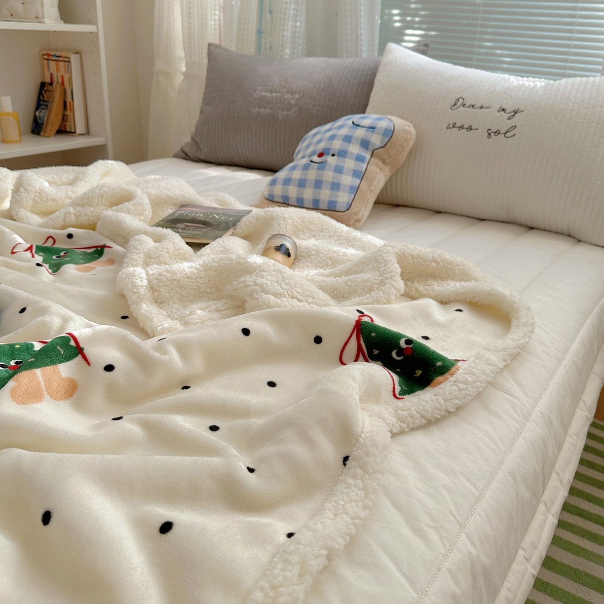 91家纺网 家纺一手货源 找家纺 萝莉家纺 2025新款小清新多功能牛奶绒羊羔绒毛毯毯子午睡毯 圣诞树