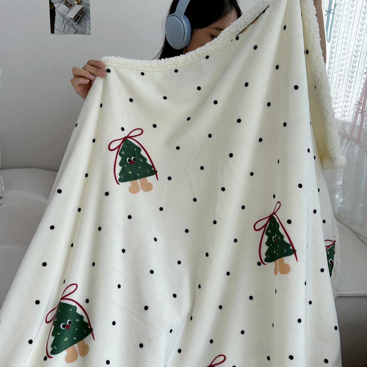 91家纺网 家纺一手货源 找家纺 萝莉家纺 2025新款小清新多功能牛奶绒羊羔绒毛毯毯子午睡毯 圣诞树