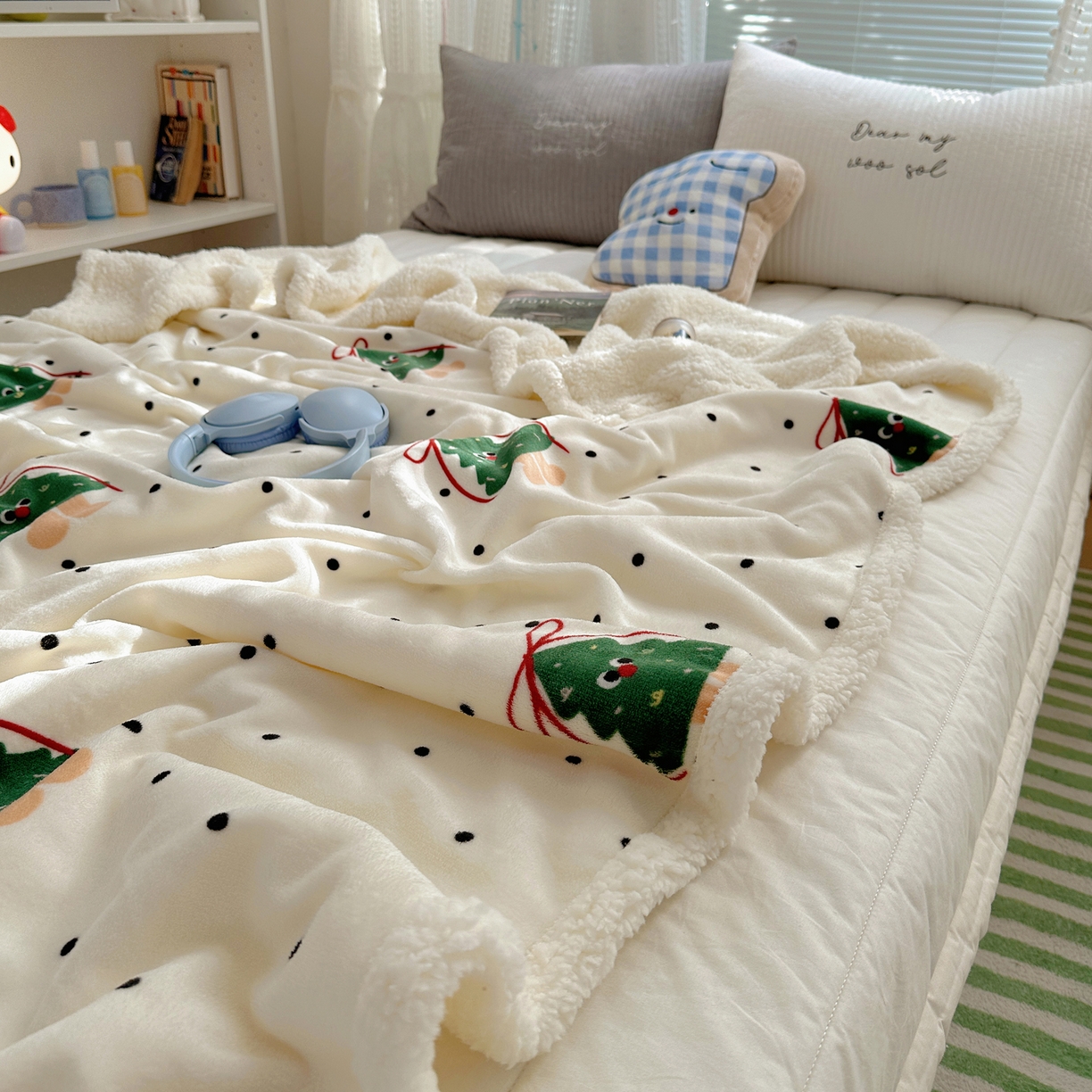 91家纺网 家纺一手货源 找家纺 萝莉家纺 2025新款小清新多功能牛奶绒羊羔绒毛毯毯子午睡毯 圣诞树