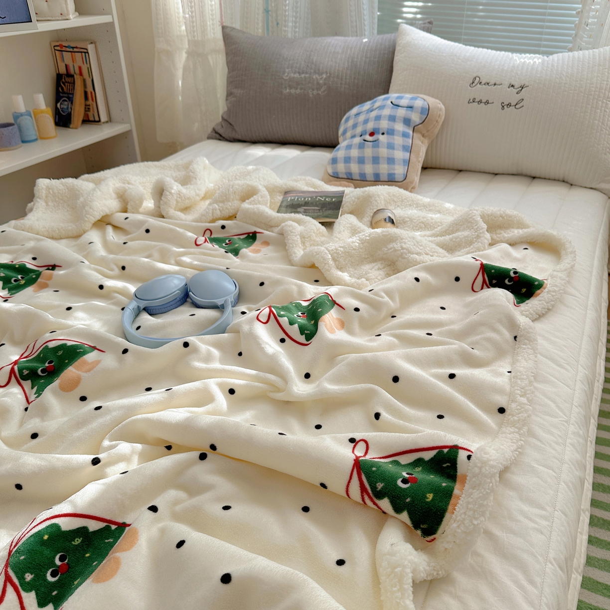 91家纺网 家纺一手货源 找家纺 萝莉家纺 2025新款小清新多功能牛奶绒羊羔绒毛毯毯子午睡毯 圣诞树