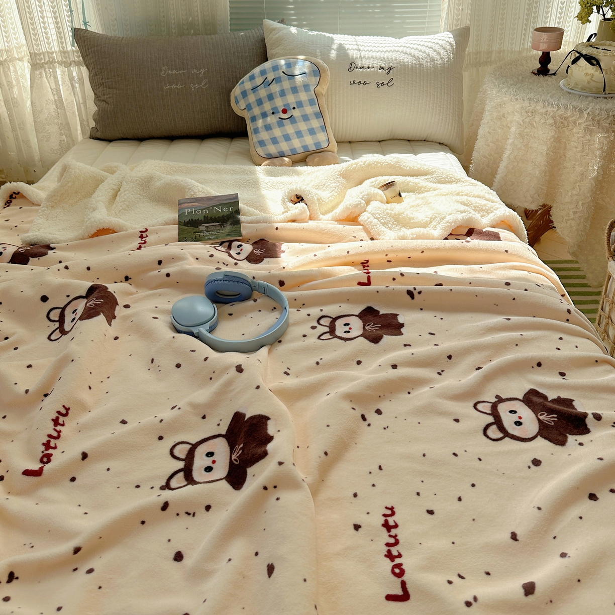 91家纺网 家纺一手货源 找家纺 萝莉家纺 2025新款小清新多功能牛奶绒羊羔绒毛毯毯子午睡毯 兔兔