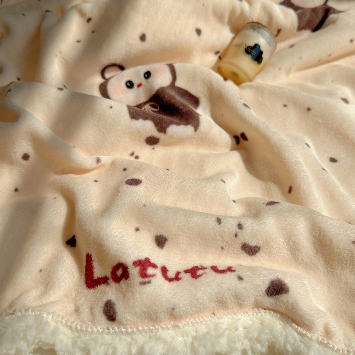 91家纺网 家纺一手货源 找家纺 萝莉家纺 2025新款小清新多功能牛奶绒羊羔绒毛毯毯子午睡毯 兔兔