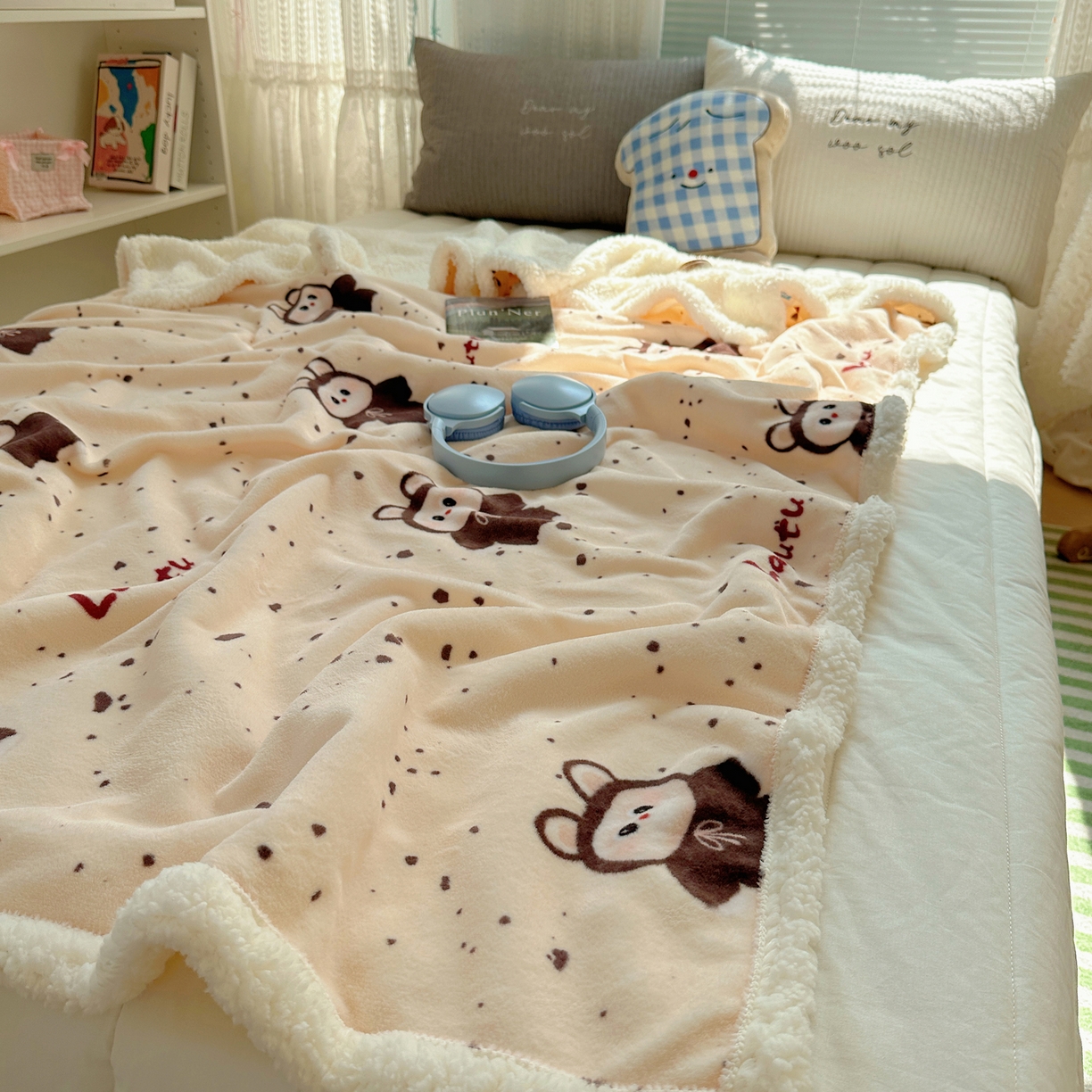 91家纺网 家纺一手货源 找家纺 萝莉家纺 2025新款小清新多功能牛奶绒羊羔绒毛毯毯子午睡毯 兔兔