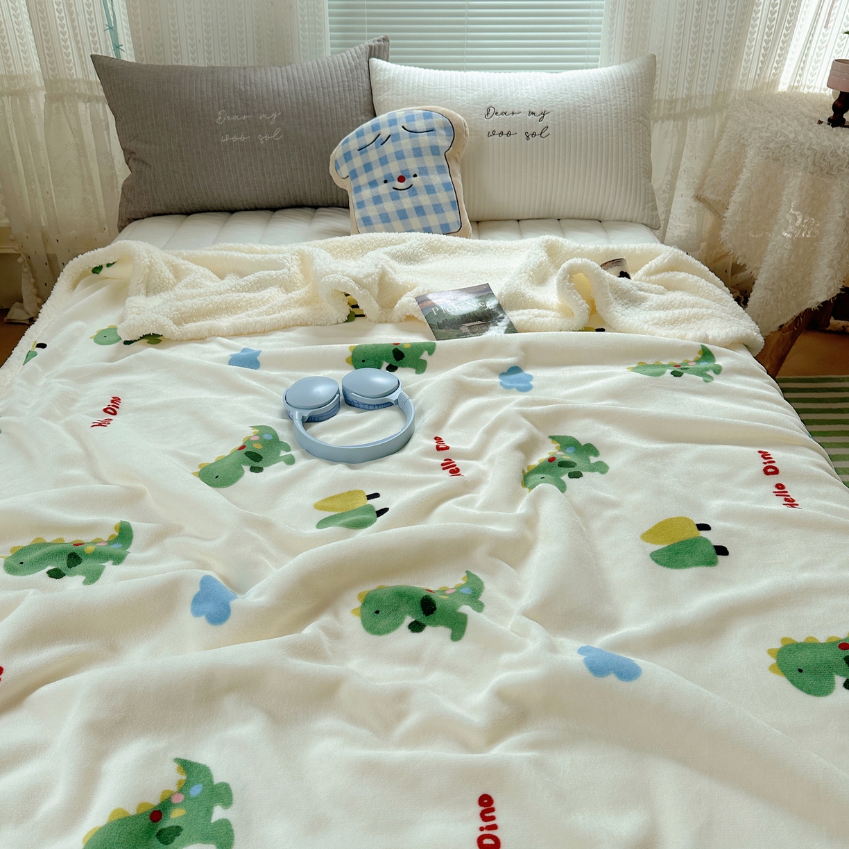 91家纺网 家纺一手货源 找家纺 萝莉家纺 2025新款小清新多功能牛奶绒羊羔绒毛毯毯子午睡毯 小恐龙